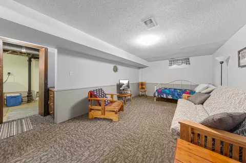 Bedroom - 142 22nd Ave SW, Faribault, MN 55021 photo 2 of 6