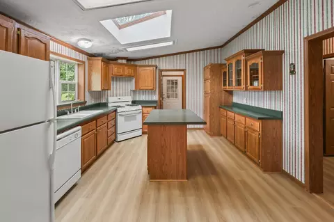 Kitchen - 603 222nd St E, Saint Cloud, MN 56301 photo 4 of 6
