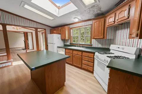 Kitchen - 603 222nd St E, Saint Cloud, MN 56301 photo 3 of 6