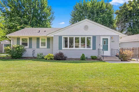 3786 Howard Ave, White Bear Lake, MN 55110