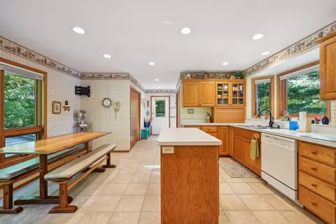 Kitchen - 22871 Clearwater Point Rd NE, Brainerd, MN 56401 photo 4 of 6
