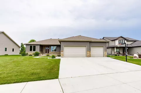 3814 22nd Ave S, Moorhead, MN 56560