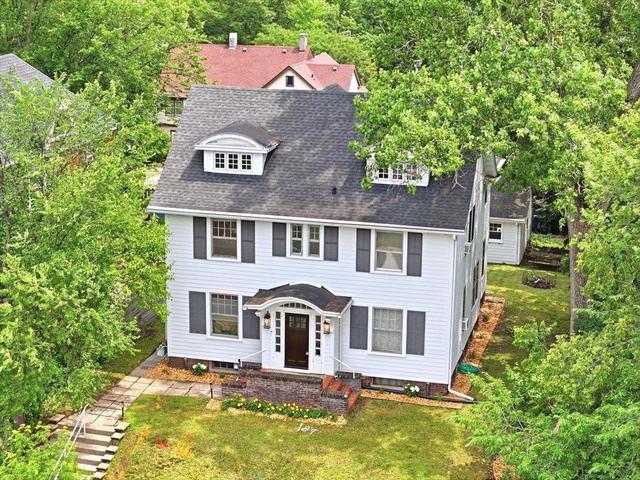 1070 Bradley St, Saint Paul, MN 55130