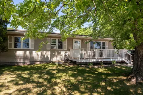 121 SE 10th St, Grand Rapids, MN 55744