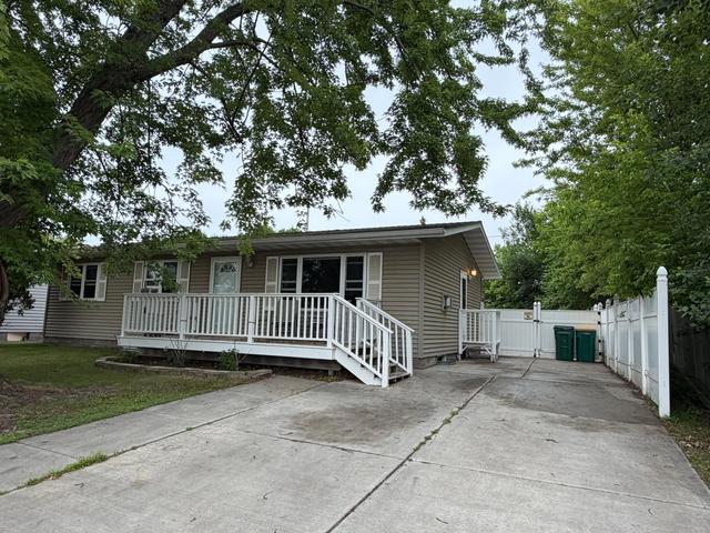 121 SE 10th St, Grand Rapids, MN 55744