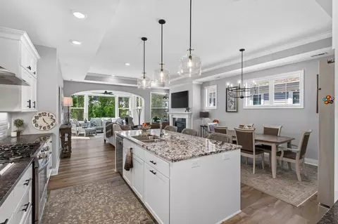 18043 38th Pl N, Plymouth, MN 55446