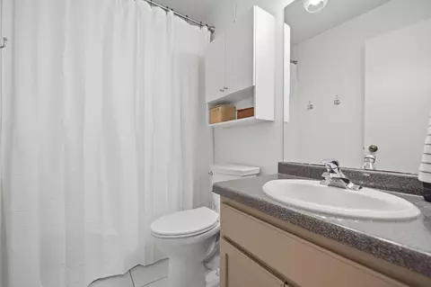 Bath - 12616 Elm Pkwy, Rogers, MN 55374 photo 2 of 3