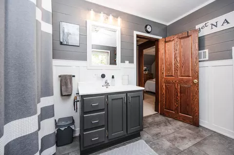Bath - 116 Juniper Ave E, Frazee, MN 56544 photo 4 of 5