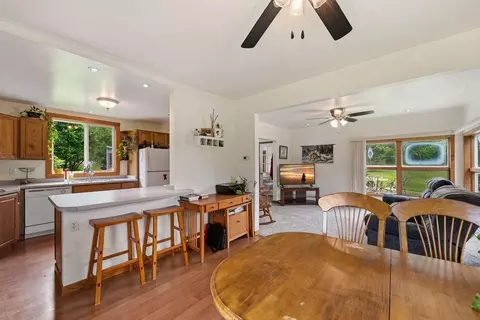 Dining - 2330 Silcox Ave, Duluth, MN 55803 photo 2 of 3