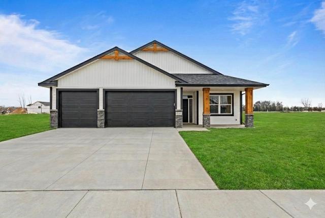713 David Way, Isanti, MN 55040