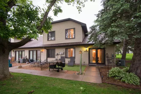 544 Auburn Pl NW #H, Elk River, MN 55330