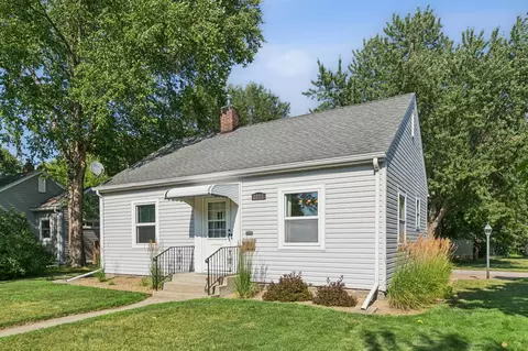 2202 6th Ave, Anoka, MN 55303