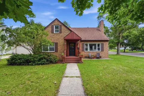 1221 Douglas St, Alexandria, MN 56308