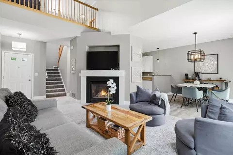 16320 Jatos Cir, Lakeville, MN 55044