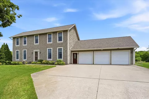 Exterior - 14655 Raspberry Dr, Rogers, MN 55374 photo 3 of 6