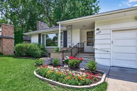 5133 Meadow Rdg, Edina, MN 55439