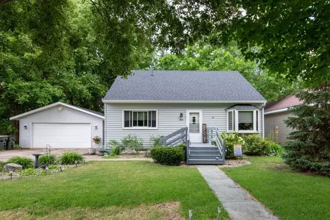 318 W Livermore St, Saint Peter, MN 56082