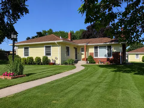 112 13th Ave N, South Saint Paul, MN 55075