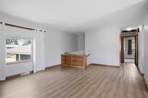 Living - 717 Colonial Cir, Faribault, MN 55021 photo 2 of 9