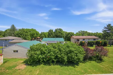 Exterior - 717 Colonial Cir, Faribault, MN 55021 photo 6 of 13
