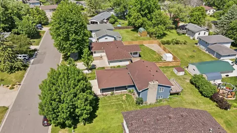 View/Area - 717 Colonial Cir, Faribault, MN 55021 photo 2 of 7