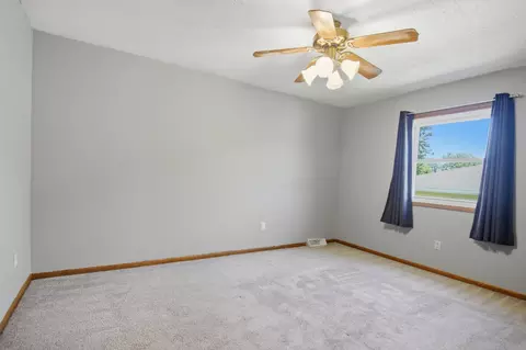 Bedroom - 717 Colonial Cir, Faribault, MN 55021 photo 6 of 9