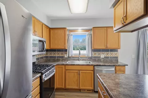 Kitchen - 717 Colonial Cir, Faribault, MN 55021 photo 4 of 4