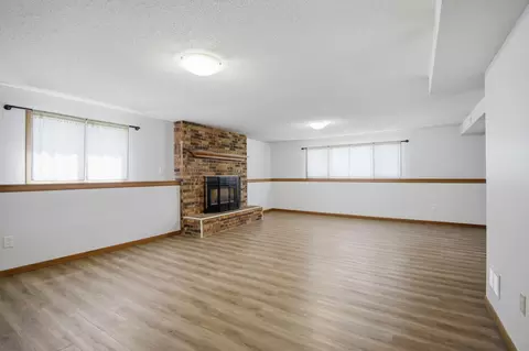 Living - 717 Colonial Cir, Faribault, MN 55021 photo 9 of 9