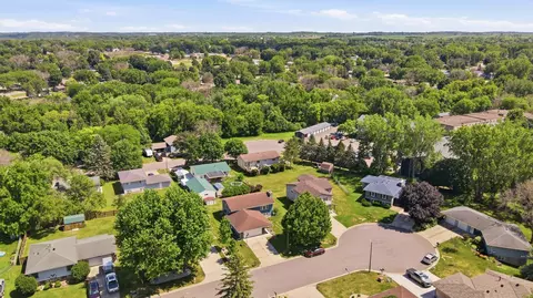 View/Area - 717 Colonial Cir, Faribault, MN 55021 photo 6 of 7
