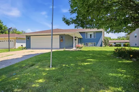 Exterior - 717 Colonial Cir, Faribault, MN 55021 photo 12 of 13