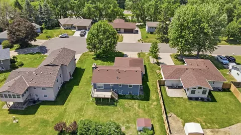 View/Area - 717 Colonial Cir, Faribault, MN 55021 photo 3 of 7