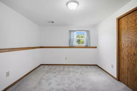 Bedroom - 717 Colonial Cir, Faribault, MN 55021 photo 9 of 9