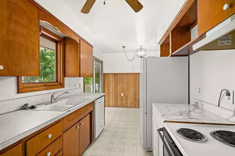 Kitchen - 126 E Niagara St, Duluth, MN 55811 photo 3 of 3