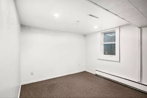 Bedroom - 126 E Niagara St, Duluth, MN 55811 photo 6 of 8