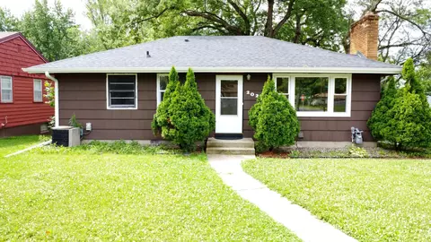 2022 Hyacinth Ave E, Saint Paul, MN 55119