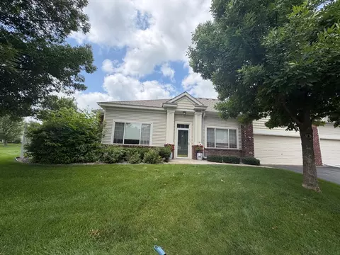 2014 Stahlke Way, Chaska, MN 55318