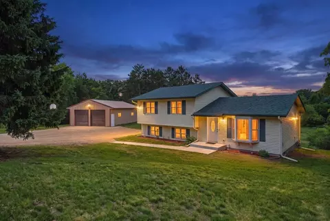 710 Kinney Rd, Hudson, WI 54016