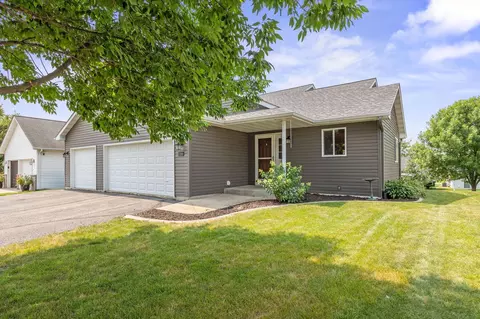 1166 Blackbird Dr SW, Hutchinson, MN 55350