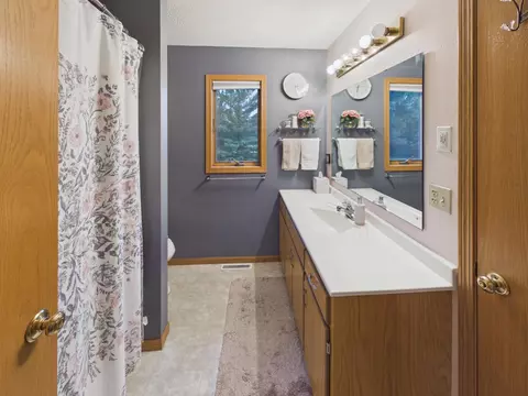 Bath - 1572 47th St SE, Saint Cloud, MN 56304 photo 2 of 2