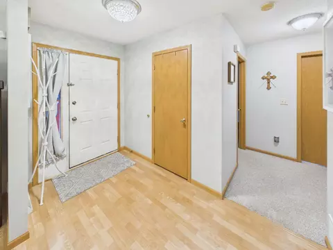 Entry Way - 1572 47th St SE, Saint Cloud, MN 56304 photo 2 of 2