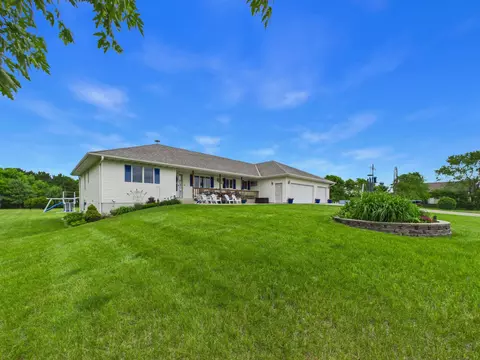 Exterior - 1572 47th St SE, Saint Cloud, MN 56304 photo 12 of 13