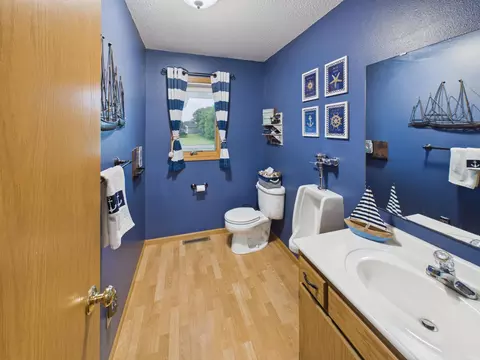 Bath - 1572 47th St SE, Saint Cloud, MN 56304 photo 1 of 2