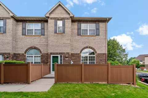 6453 Regency Ln, Eden Prairie, MN 55344