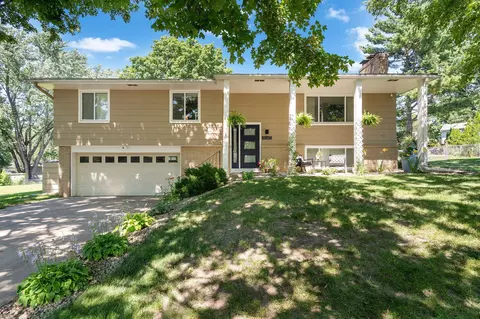 4640 Decatur Ave N, New Hope, MN 55428