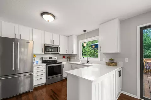 Kitchen - 4806 Shevlin Ct, Eagan, MN 55122 photo 2 of 3