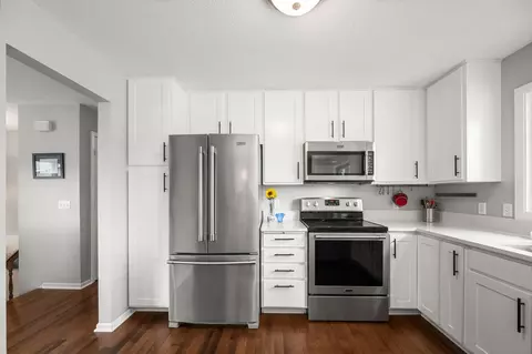 Kitchen - 4806 Shevlin Ct, Eagan, MN 55122 photo 3 of 3