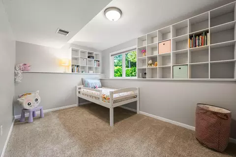 Bedroom - 4806 Shevlin Ct, Eagan, MN 55122 photo 7 of 8