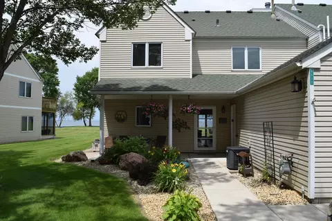 8038 Par Five Dr, Onamia, MN 56359
