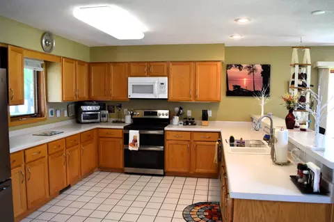 Kitchen - 8038 Par Five Dr, Onamia, MN 56359 photo 1 of 3