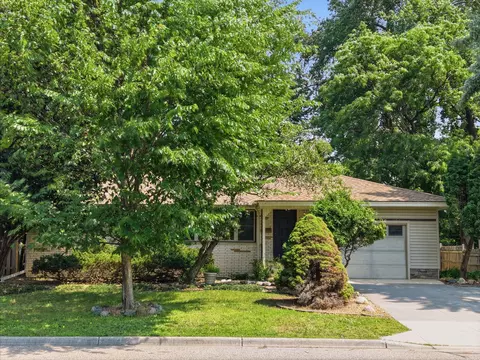 3606 Woodbine Ln N, Brooklyn Center, MN 55429